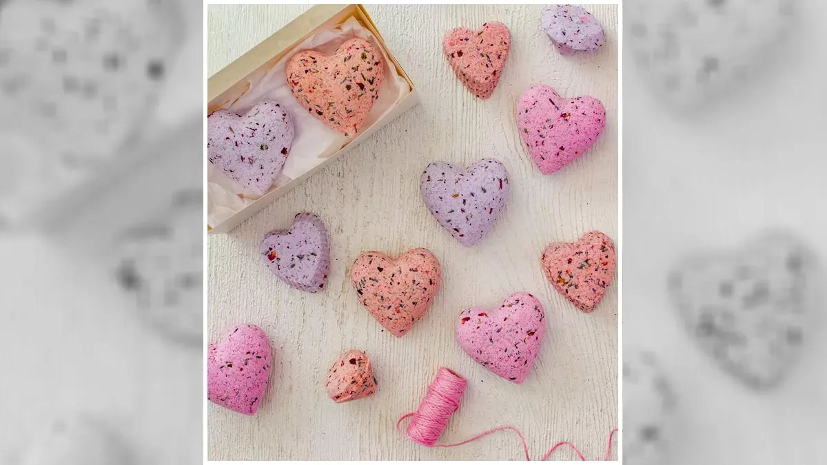 DIY bath bombs as mother's day gift ideas. 