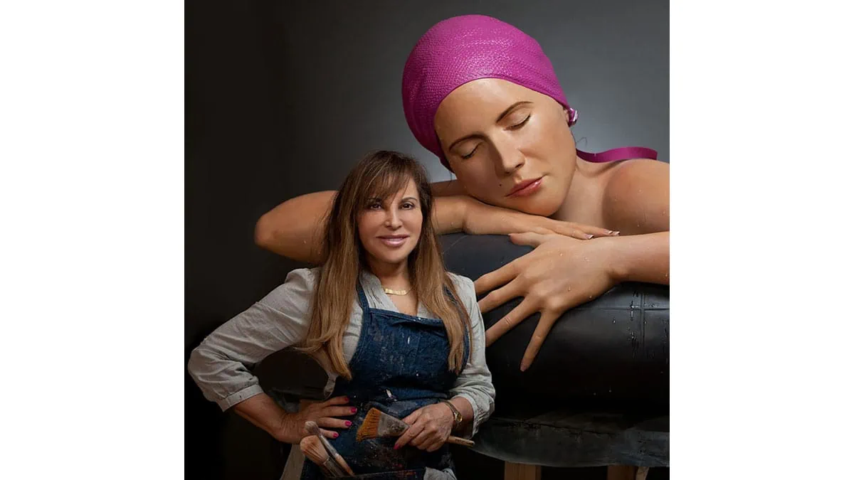 A hyperrealism art created by Carole Feuerman